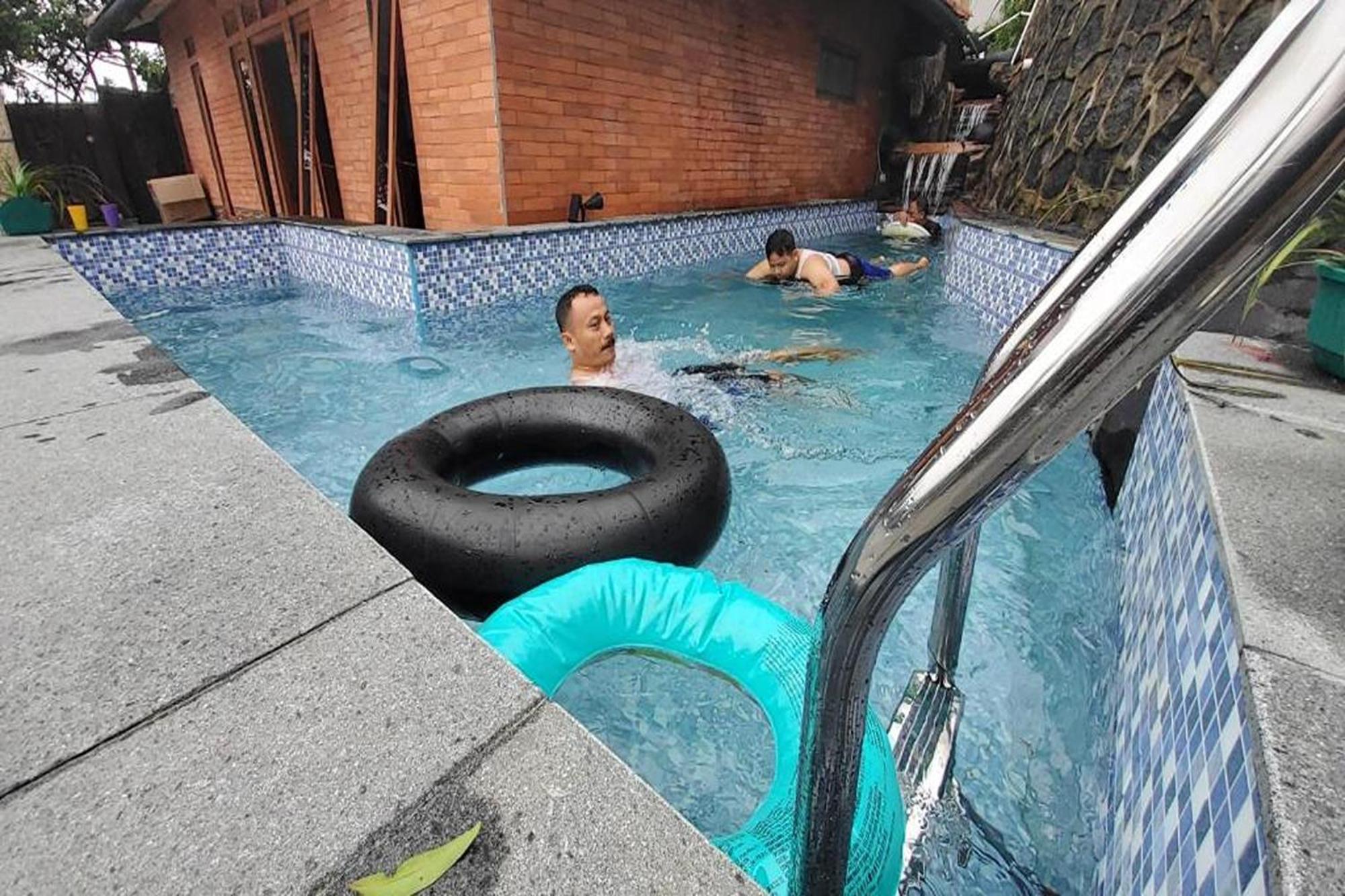 Villa Zoya 2 Pondok Cipaseban ภายนอก รูปภาพ